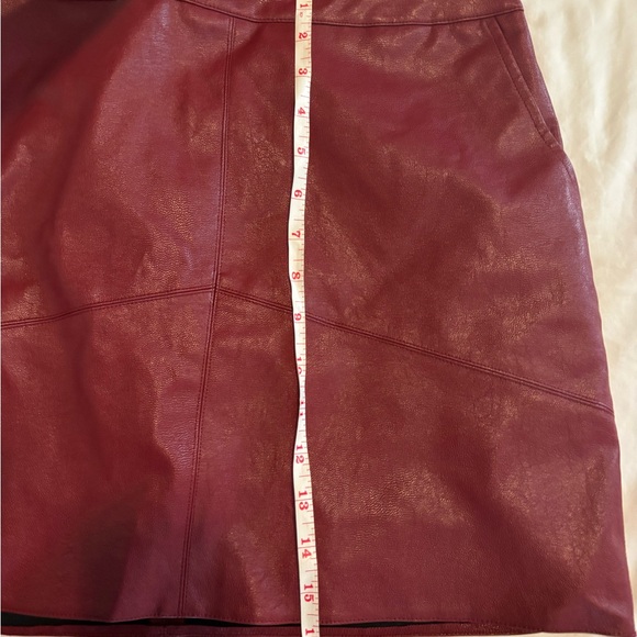 Lulus vegan leather skirt (M) NWT - Picture 3 of 10